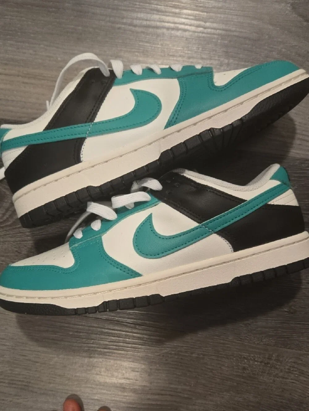 Nike Dunk NEW Low Sail/Stadium Green/Black Womens Size 9 - Picture 2 of 9